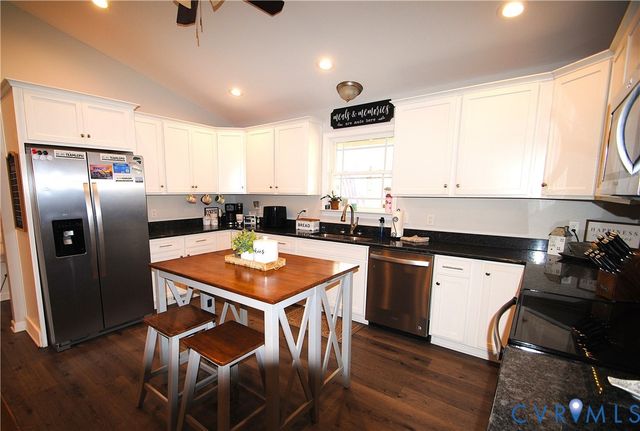 722 Signboard Rd, Bumpass, VA 23024