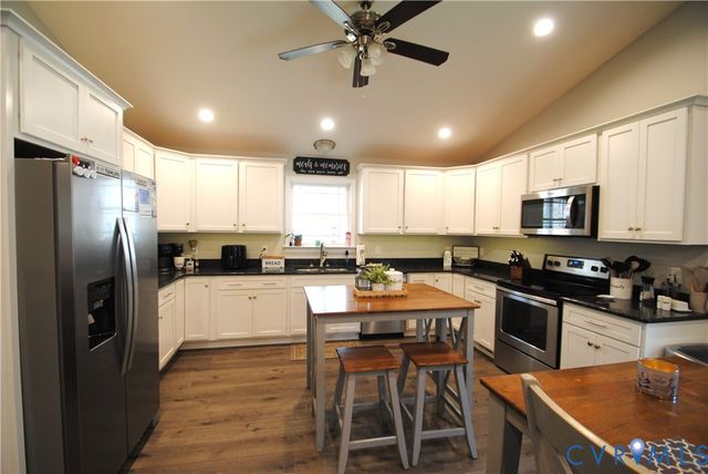 722 Signboard Rd, Bumpass, VA 23024