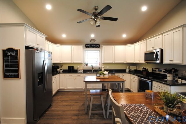 722 Signboard Rd, Bumpass, VA 23024