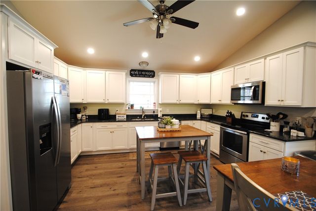 722 Signboard Rd, Bumpass, VA 23024