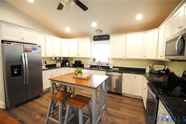 722 Signboard Rd, Bumpass, VA 23024