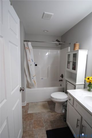 722 Signboard Rd, Bumpass, VA 23024