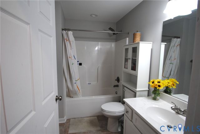 722 Signboard Rd, Bumpass, VA 23024