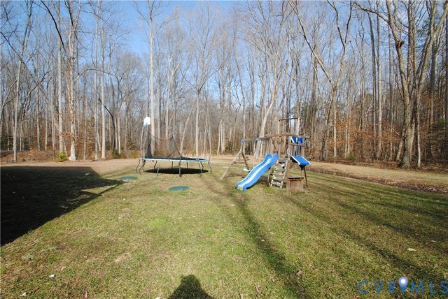 722 Signboard Rd, Bumpass, VA 23024