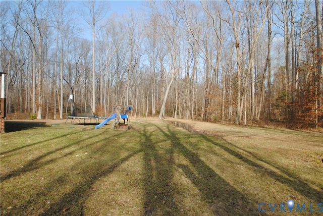 722 Signboard Rd, Bumpass, VA 23024