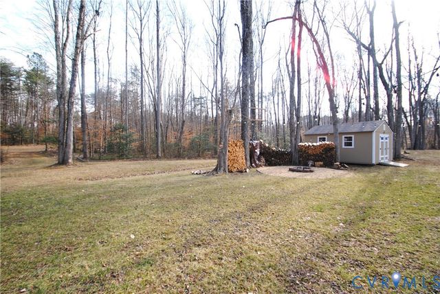 722 Signboard Rd, Bumpass, VA 23024