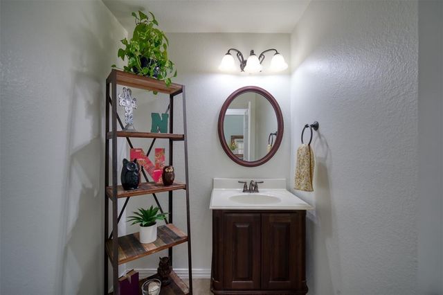 203 N Vershire Circle, Magnolia, TX 77354