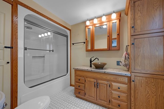 172 Stone Road, East Brookfield, MA 01515