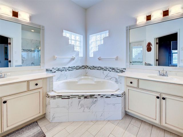 4310 MANFIELD DRIVE, Venice, FL 34293