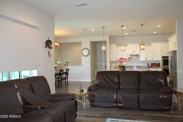 10454 E Vivid Avenue, Mesa, AZ 85212