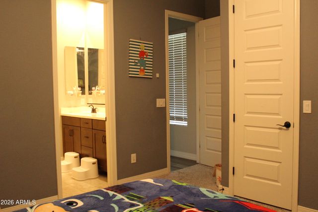 10454 E Vivid Avenue, Mesa, AZ 85212