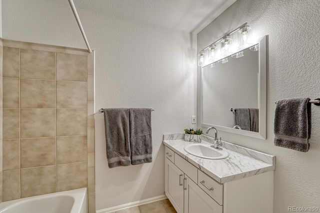 832 Pitkin Way, Castle Rock, CO 80104