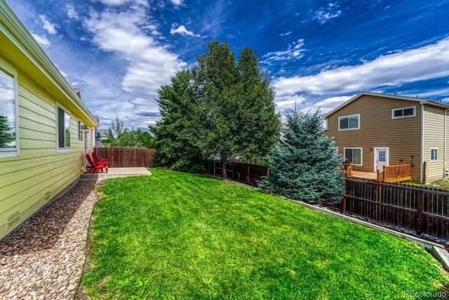 832 Pitkin Way, Castle Rock, CO 80104