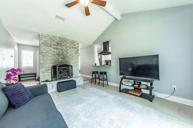 405 Avondale Lane, Friendswood, TX 77546