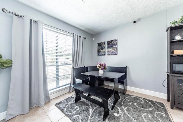 405 Avondale Lane, Friendswood, TX 77546