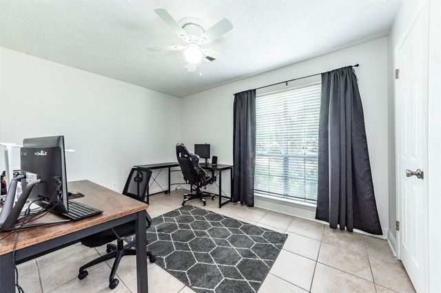 405 Avondale Lane, Friendswood, TX 77546