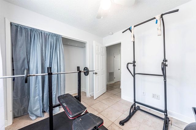 405 Avondale Lane, Friendswood, TX 77546