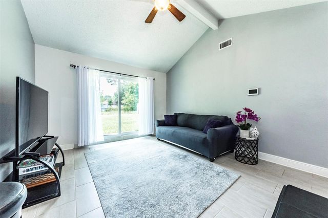 405 Avondale Lane, Friendswood, TX 77546