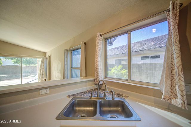 1813 E GAIL Drive, Chandler, AZ 85225