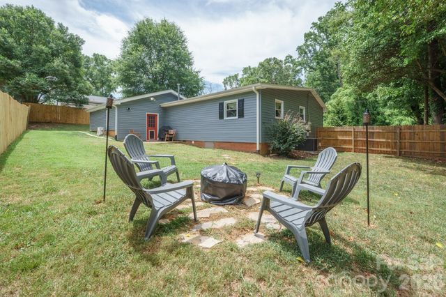 200 Point Circle, Belmont, NC 28012