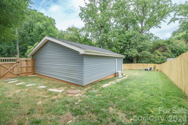 200 Point Circle, Belmont, NC 28012