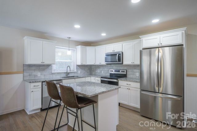 200 Point Circle, Belmont, NC 28012