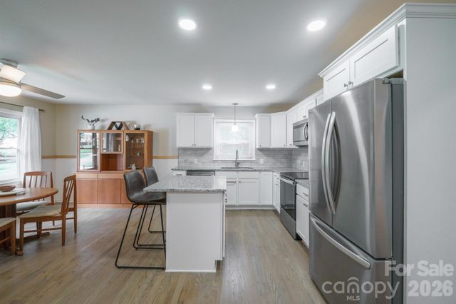 200 Point Circle, Belmont, NC 28012