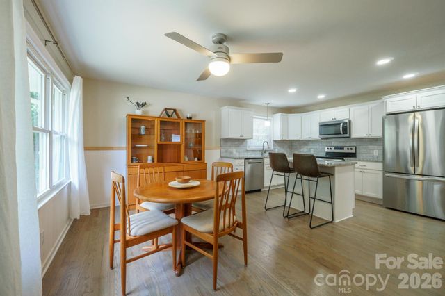 200 Point Circle, Belmont, NC 28012
