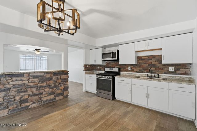 1633 S Camino Del Sierra, Tucson, AZ 85713