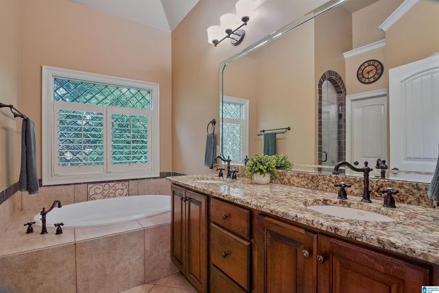 208 STERLING GATE LANE, Alabaster, AL 35007