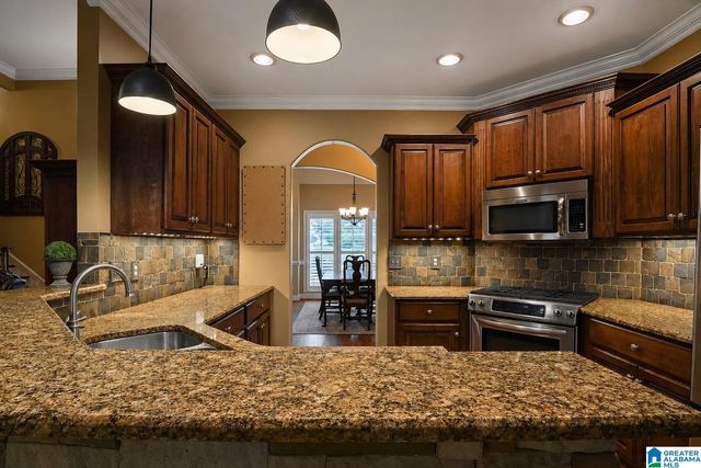 208 STERLING GATE LANE, Alabaster, AL 35007
