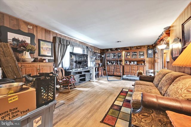 2639 PANTHER VALLEY RD, Pottsville, PA 17901