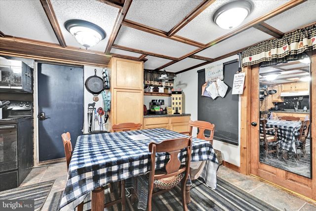 2639 PANTHER VALLEY RD, Pottsville, PA 17901