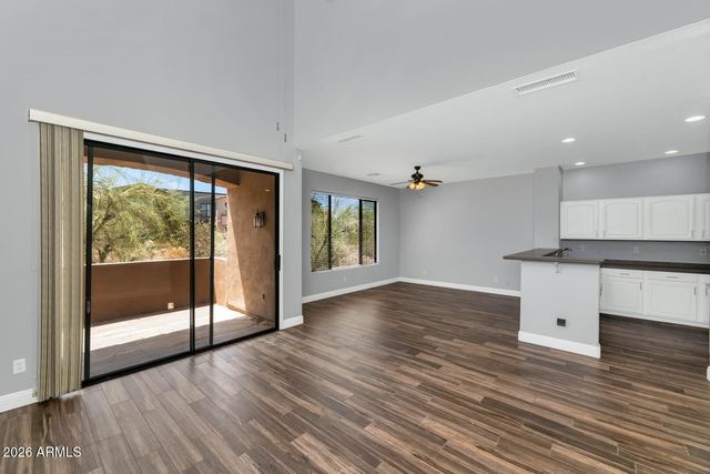19550 N GRAYHAWK Drive 1062, Scottsdale, AZ 85255