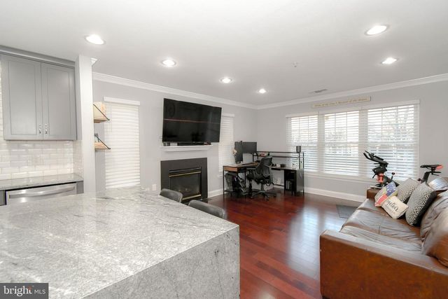 12901 FAIR BRIAR LN, Fairfax, VA 22033