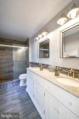 12901 FAIR BRIAR LN, Fairfax, VA 22033