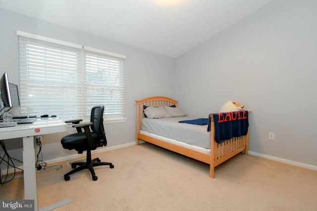 12901 FAIR BRIAR LN, Fairfax, VA 22033