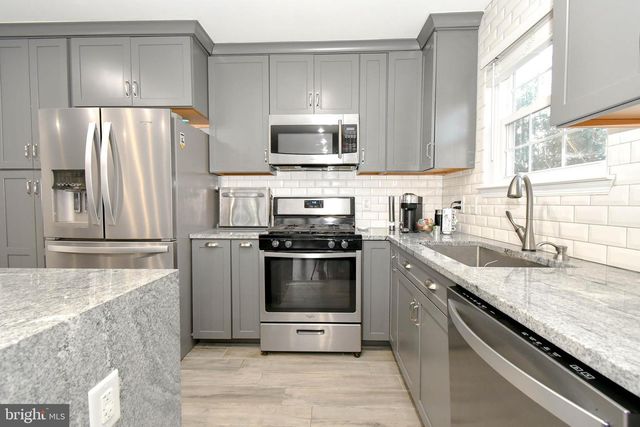 12901 FAIR BRIAR LN, Fairfax, VA 22033