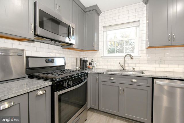 12901 FAIR BRIAR LN, Fairfax, VA 22033