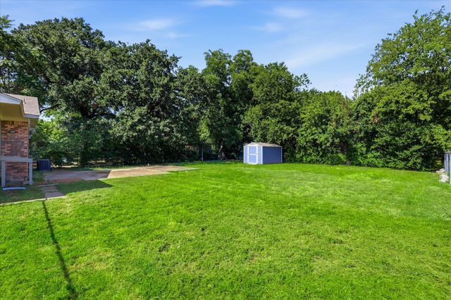 2017 Shawnee Street, Denton, TX 76209