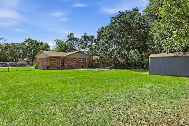 2017 Shawnee Street, Denton, TX 76209