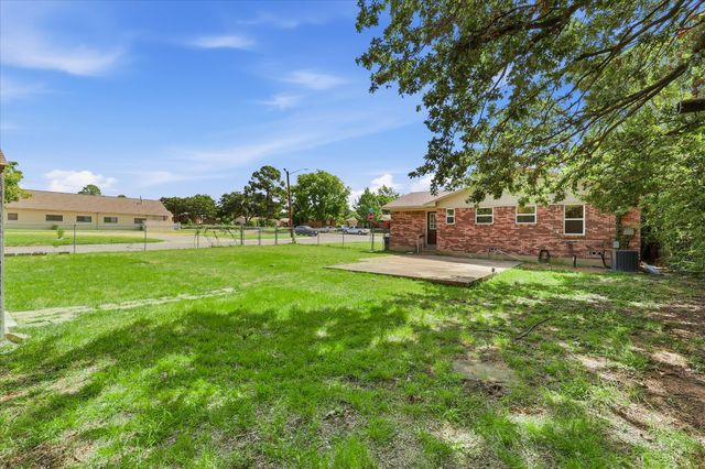 2017 Shawnee Street, Denton, TX 76209