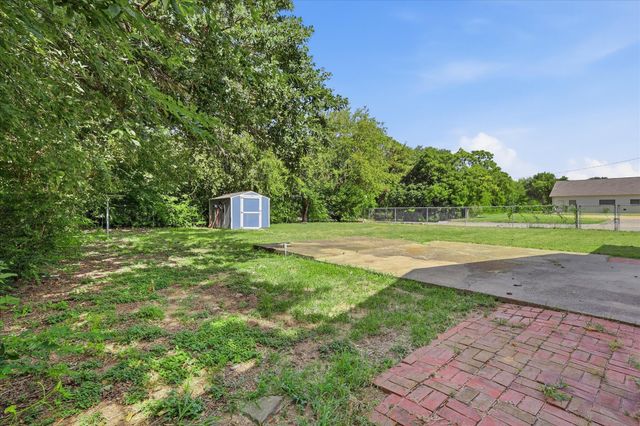 2017 Shawnee Street, Denton, TX 76209