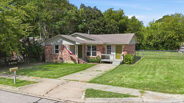 2017 Shawnee Street, Denton, TX 76209