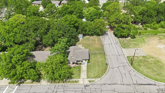 2017 Shawnee Street, Denton, TX 76209