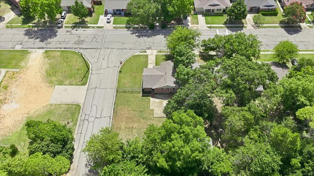 2017 Shawnee Street, Denton, TX 76209