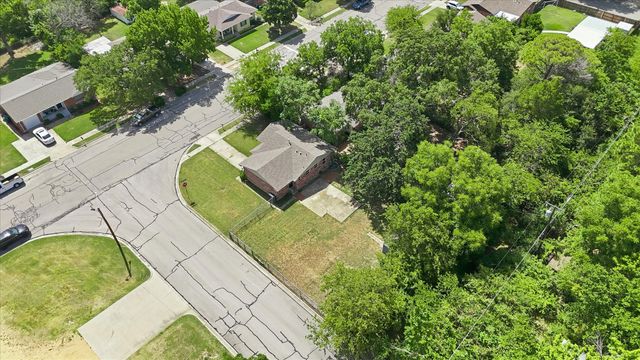 2017 Shawnee Street, Denton, TX 76209