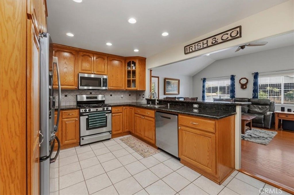 Image 11 of property listing at 10283 Rouselle, Jurupa Valley, CA 91752