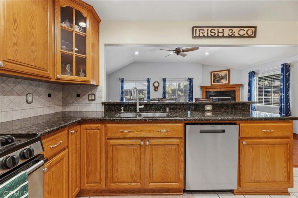 Image 14 of property listing at 10283 Rouselle, Jurupa Valley, CA 91752