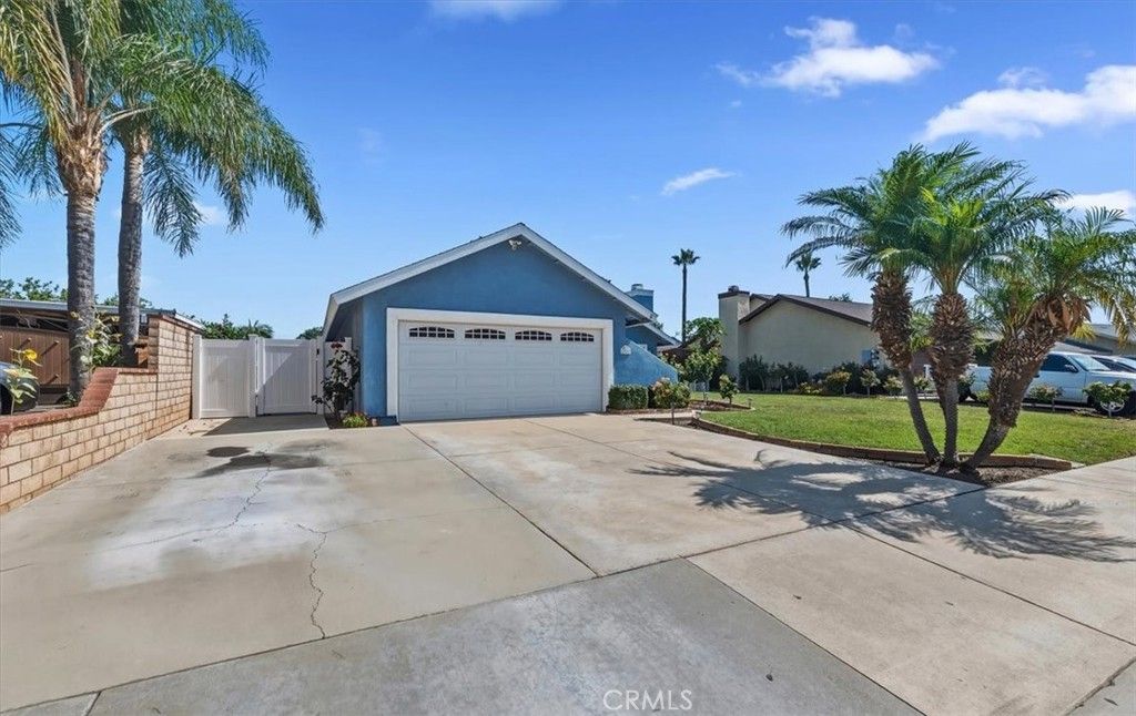 Image 4 of property listing at 10283 Rouselle, Jurupa Valley, CA 91752